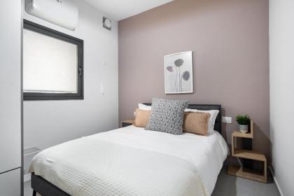 Skyline Oasis by TLV2RENT - image 21