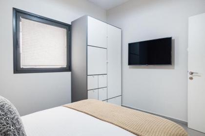Skyline Oasis by TLV2RENT - image 22