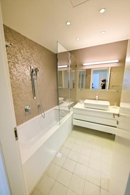 Apartment Fabulous - image 26