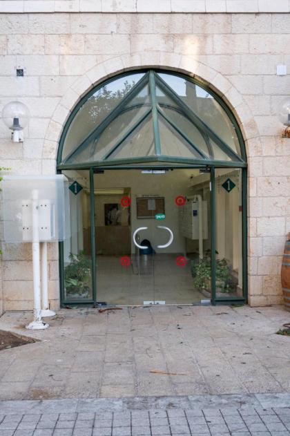 Gorgeous 2BR Apt heart of Jaffa! 3 mins to beach - image 21