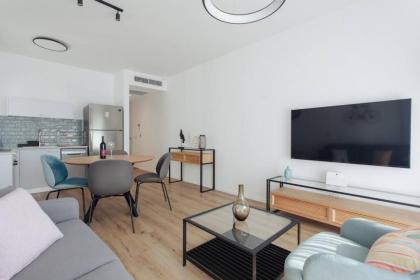 Cozy 1BR in Ben Yehuda by Holiday Rentals - image 22