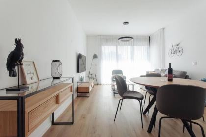 Cozy 1BR in Ben Yehuda by Holiday Rentals - image 24