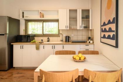 Cozy Apt with Mamad 4-min from the Beach by Sea N' Rent - image 22