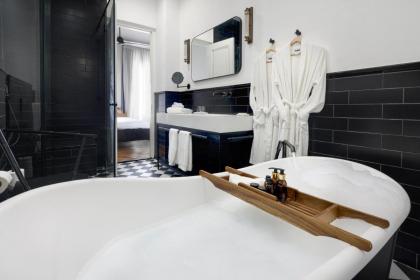 Allegro Neve Tzedek Boutique Suites - By HOMY - image 27