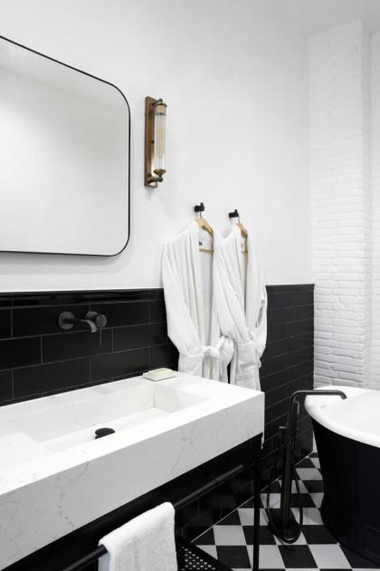 Allegro Neve Tzedek Boutique Suites - By HOMY - image 30