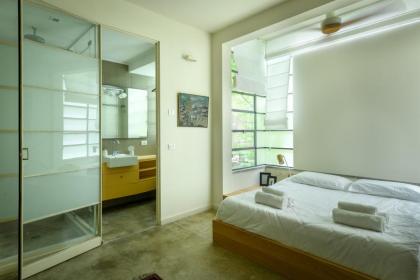 Spacious & Green 3BR Apt w Balcony in City Center by Sea N' Rent - image 25