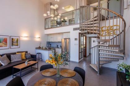 Neve Tsedek 2BR Apartment By Nimizz - image 24