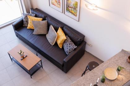 Neve Tsedek 2BR Apartment By Nimizz - image 27