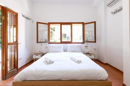 Spacious 3BR Penthouse w Rooftop 7 min from Beach by Sea N' Rent - image 22