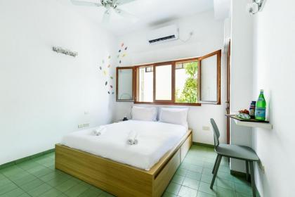 Spacious 3BR Penthouse w Rooftop 7 min from Beach by Sea N' Rent - image 23