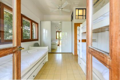 Spacious 3BR Penthouse w Rooftop 7 min from Beach by Sea N' Rent - image 27