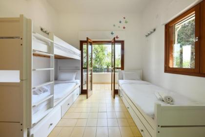 Spacious 3BR Penthouse w Rooftop 7 min from Beach by Sea N' Rent - image 28