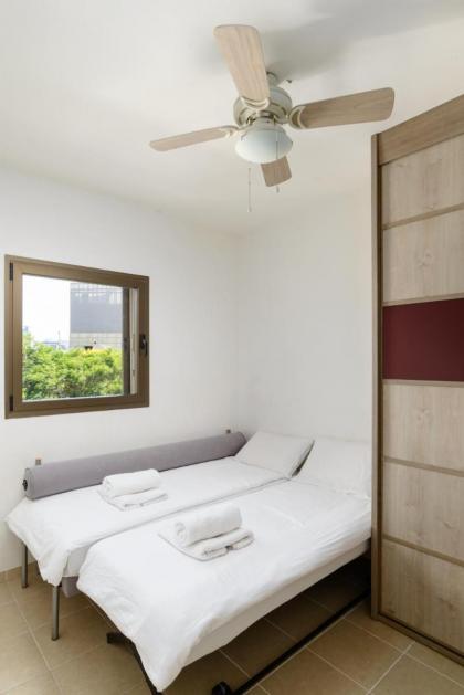 Comfy 2BR with Terrace next to Beach by FeelHome - image 21