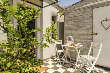 Elegant 1BR Apt w Balcony in the heart of the City by Sea N' Rent - image 22
