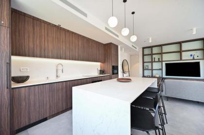 Modern 3BR retreat in the Old North by HolyGuest - image 11