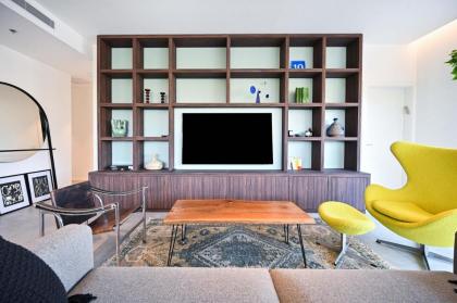 Modern 3BR retreat in the Old North by HolyGuest - image 2