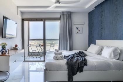 HaTsuk Beach Sea-View Studio by Sea N' Rent Tel Aviv