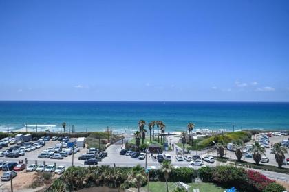 HaTsuk Beach Sea-View Studio by Sea N' Rent - image 12