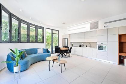 Vibrant 2BR in Hakovshim st by HolyGuest Tel Aviv