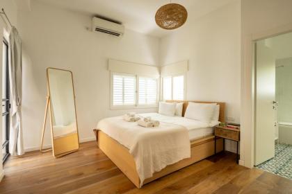 Rustic Charm in Tel Aviv's Center by Sea N' Rent - image 23