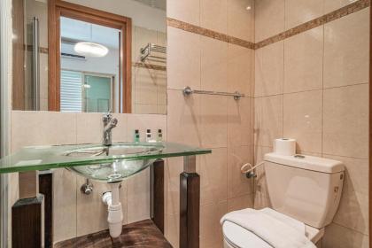 Penthouse 3BR in Ben Yehuda By Holiday Rentals - image 21