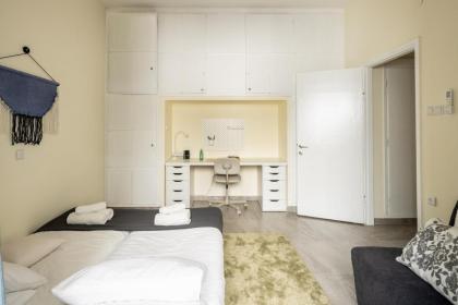 Eclectic Dreams Rabin Square Apt by Sea N' Rent - image 22