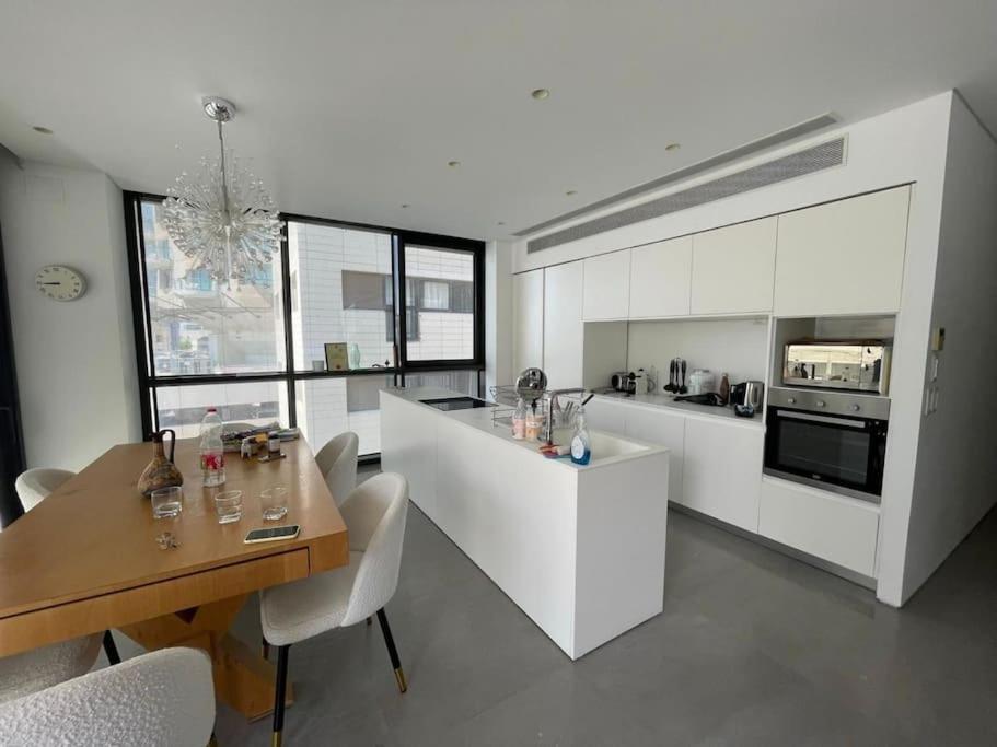 Modern Beachfront Haven 3BR w/parking by HolyGuest - image 6