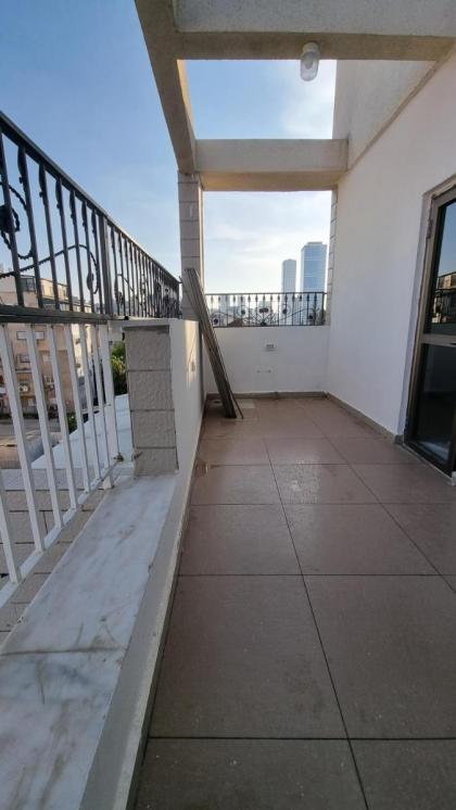 New Stylish Apartment with Balcony Close to Tel Aviv - image 26