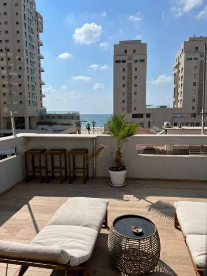Beach Rooftop Apartment - image 23