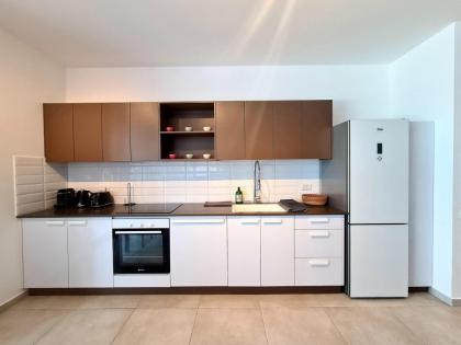 Gindi Tower Apartment - By Beach Apartments TLV - image 21