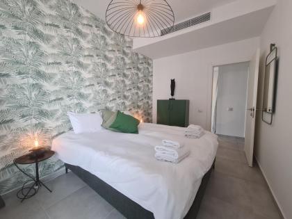 Gindi Tower Apartment - By Beach Apartments TLV - image 23