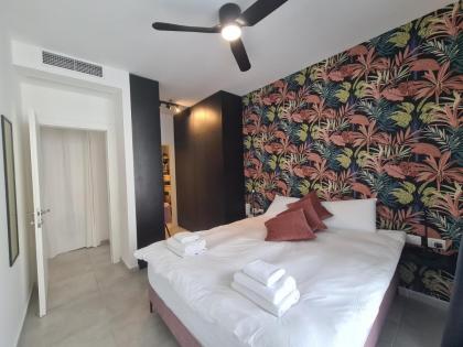 Gindi Tower Apartment - By Beach Apartments TLV - image 24