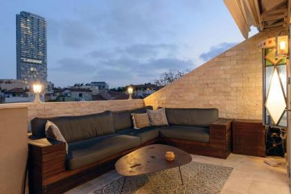 Stunning 4BR Duplex Penthouse by HolyGuest - image 22
