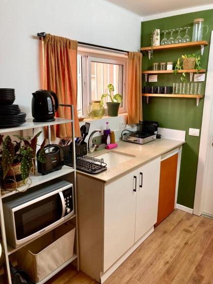 Dotan's Boutique Studios - By The Beach! - image 13