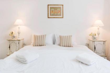 Modern & Bright 3BR Apt by Sea N' Rent - image 25