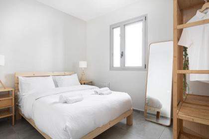 Bright & Chic Apartment with Mamad in the City by Sea N' Rent - image 23