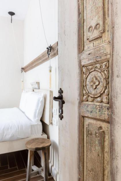 Radiant 2BR Apt 5 Min Walk from Beach in Tel Aviv by Sea N' Rent - image 23