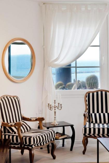 Chic 3BR Apt w Parking on the Beach by Sea N' Rent - image 24