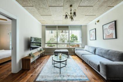 Country Style 3BR Apartment 2min from the Beach by Sea N' Rent - image 12