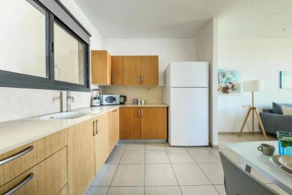 Vibrant 2BR apt w Balcony 5-min from the Beach by Sea N' Rent - image 23