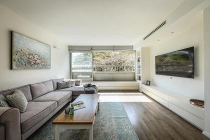 Chic 2BR Apt w Large Windows in Tel Aviv Old North Sea N' Rent - image 12