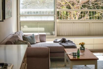 Chic 2BR Apt w Large Windows in Tel Aviv Old North Sea N' Rent - image 26