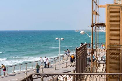 Beautiful Apartment on the Beach with Mamad by Sea N' Rent - image 29