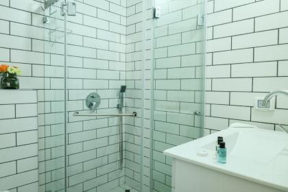 Simple Living 1BR Apartment in Tel Aviv Center by Sea N' Rent - image 23