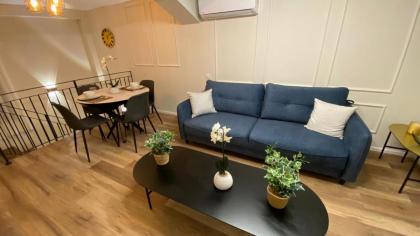 Remarkable 2-Bed Apartment in Tel Aviv-Yafo - image 24