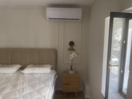 Remarkable 2-Bed Apartment in Tel Aviv-Yafo - image 28