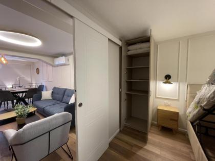 Remarkable 2-Bed Apartment in Tel Aviv-Yafo - image 29